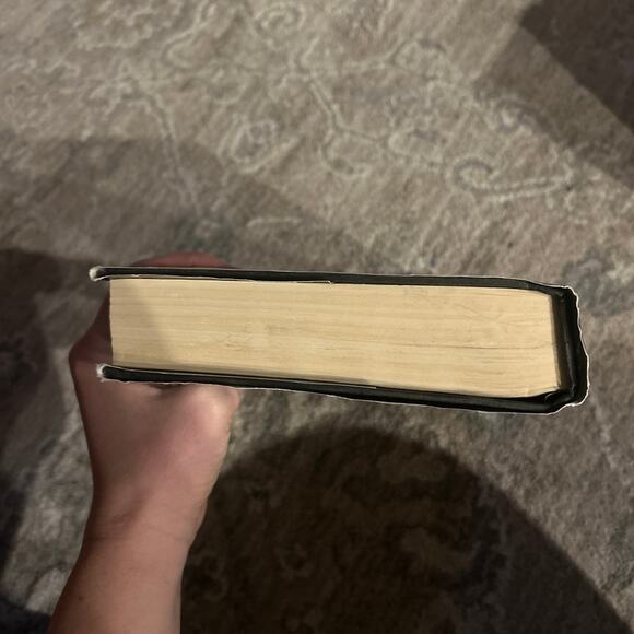 A Court of Wings and Ruin OOP hardbound - Picture 9 of 12